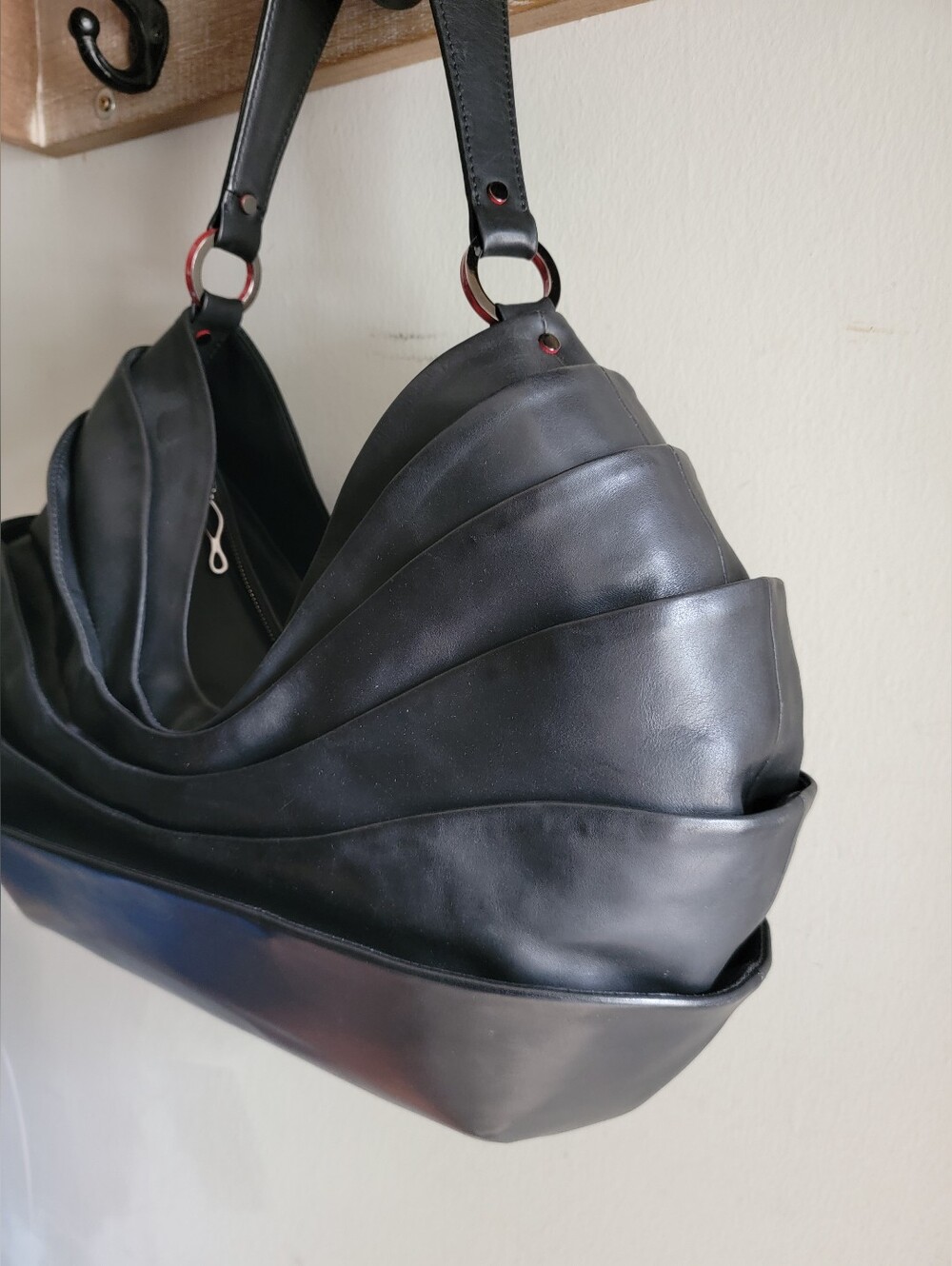 Christian Louboutin Black Sculpted Leather Shoulder Bag - Picture 2 of 11